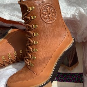 Brand NEW Tory Burch Miller Lug Sole Bootie in Nubuck Leather Size 8.5